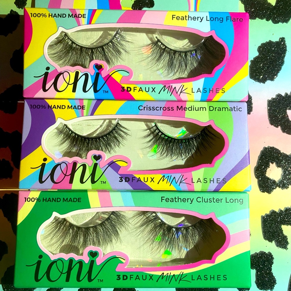 Eyelashes extensions